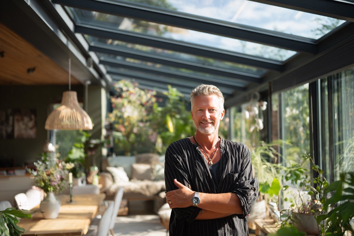 homme heureux veranda dewerpe